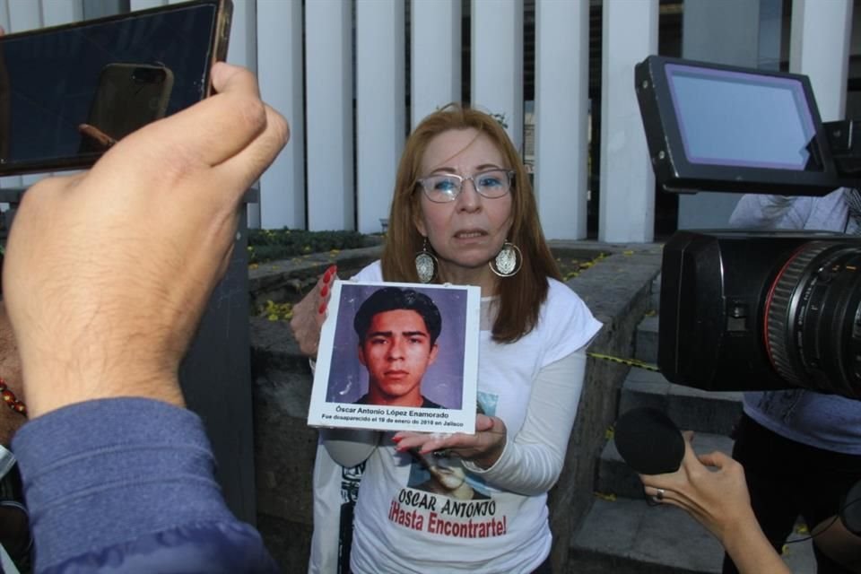 Ana Enamorado perdió contacto con su hijo cuando él estaba en Puerto Vallarta.