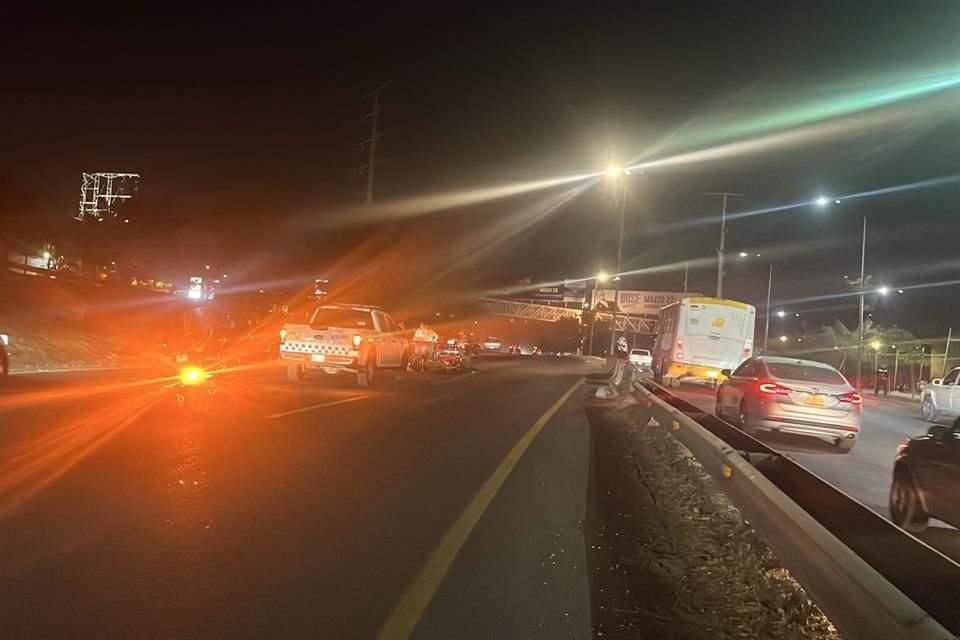 Un motociclista de 19 años murió tras chocar con un vehículo sobre la Carretera a Saltillo, a la altura de la Avenida Alberto Mora López.