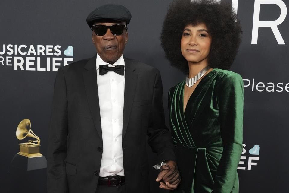 Nascimento estaba nominado en la 67ª edición de los premios Grammy en la categoría Mejor Álbum Vocal de Jazz por un disco en colaboración con la vocalista estadounidense Esperanza Spalding.