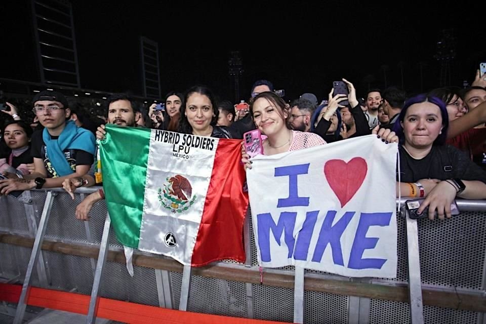 El público demostró su fidelidad a la banda en todo momento.