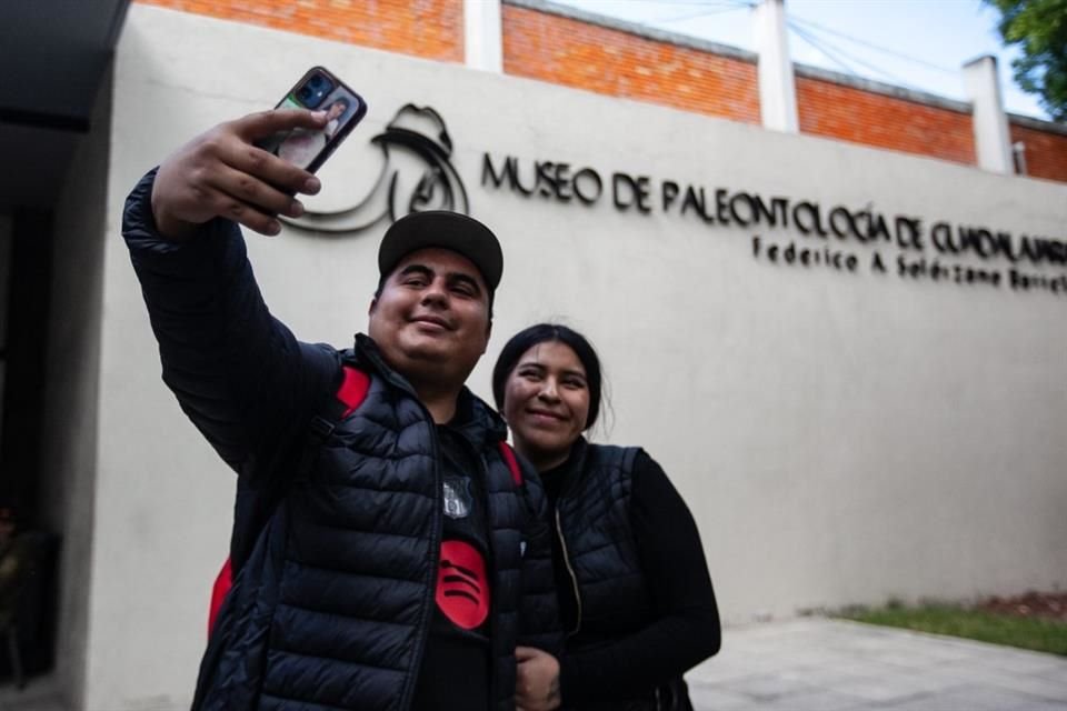 El Museo de Paleontología de Guadalajara está ubicado detrás del Agua Azul.