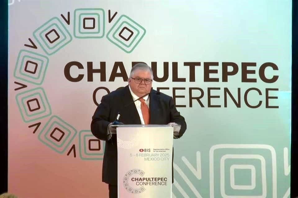 Agustín Carstens estimó que uno de los mayores desafíos que afectará la conducción de la política monetaria en los próximos años es la incertidumbre política.