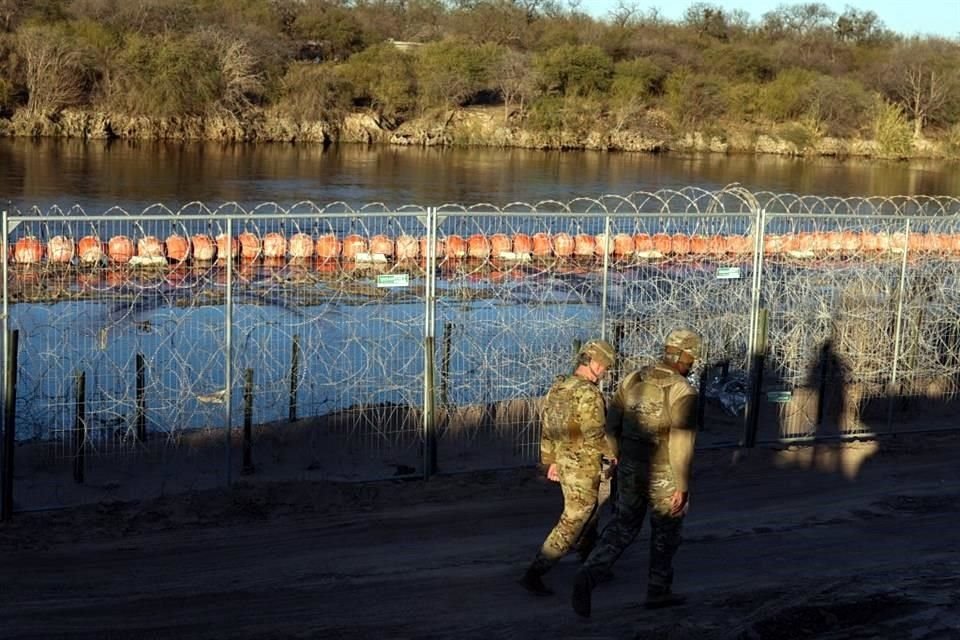 El Pentágono enviará 1,500 soldados en servicio activo a frontera con México para apoyar políticas migratorias, sumando 3,600 elementos.