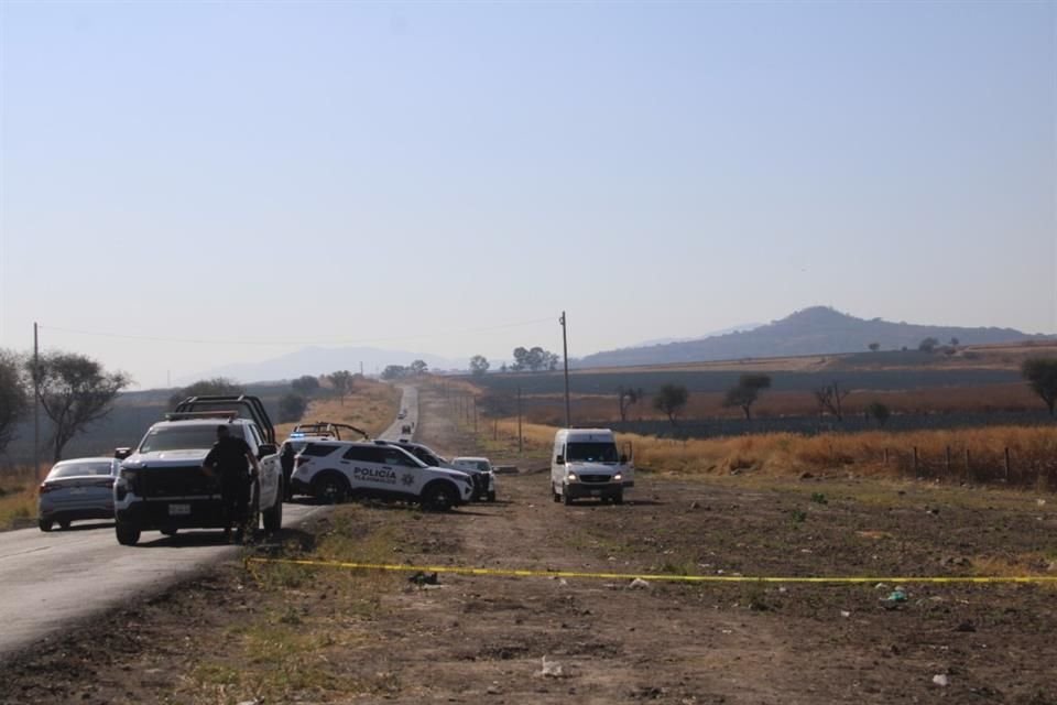 La Policía de Tlajomulco recibió el aviso de que había una mujer inconsciente al costado de la Carretera a Arvento, a unos metros del Fraccionamiento Cañadas del Bosque.