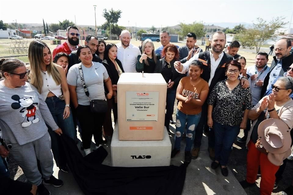 Colocan la primera piedra de la Unidad de Servicios Médicos Municipales de Chulavista.