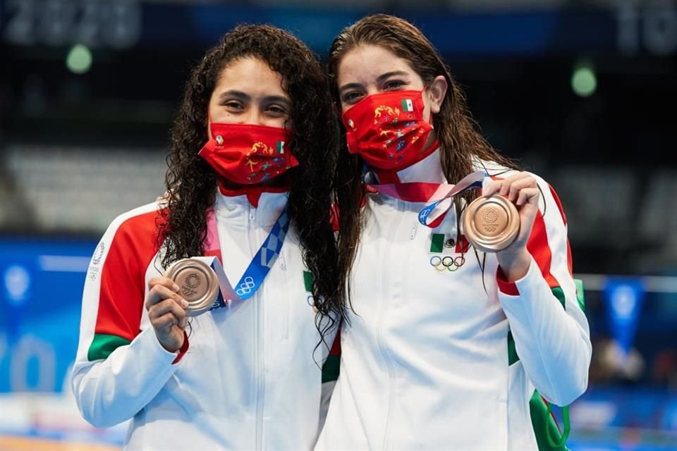 Gabriela Agúndez y Alejandra Orozco, medallistas de bronce en clavados en Tokio 2020.