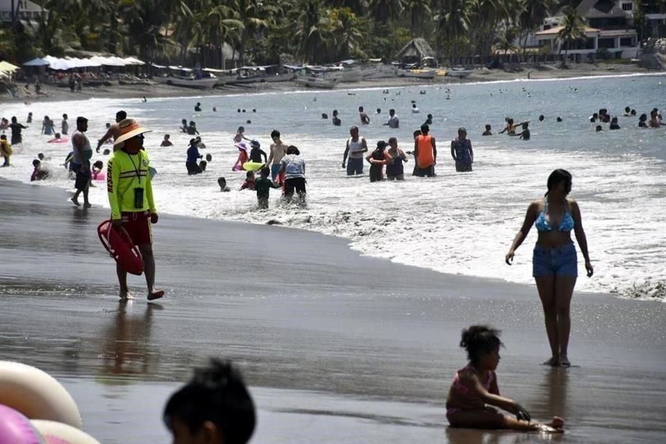 Actualmente en Puerto Vallarta hay mil 500 personas que tienen activo el virus SARS-CoV-2.