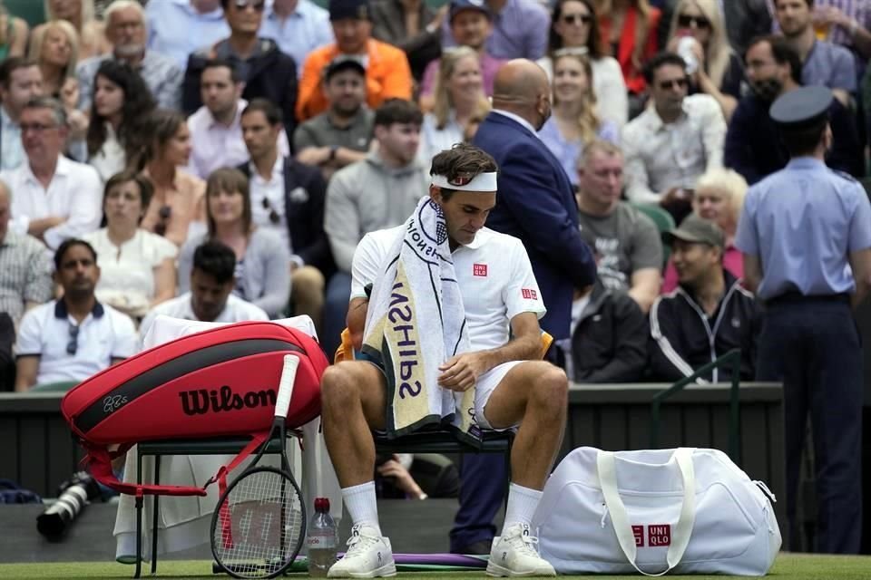 Federer tiene que reunirse con sus médicos antes de decidir su regreso.