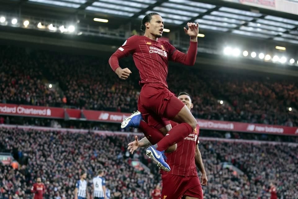 Virgil van Dijk es pieza importante del Liverpool.