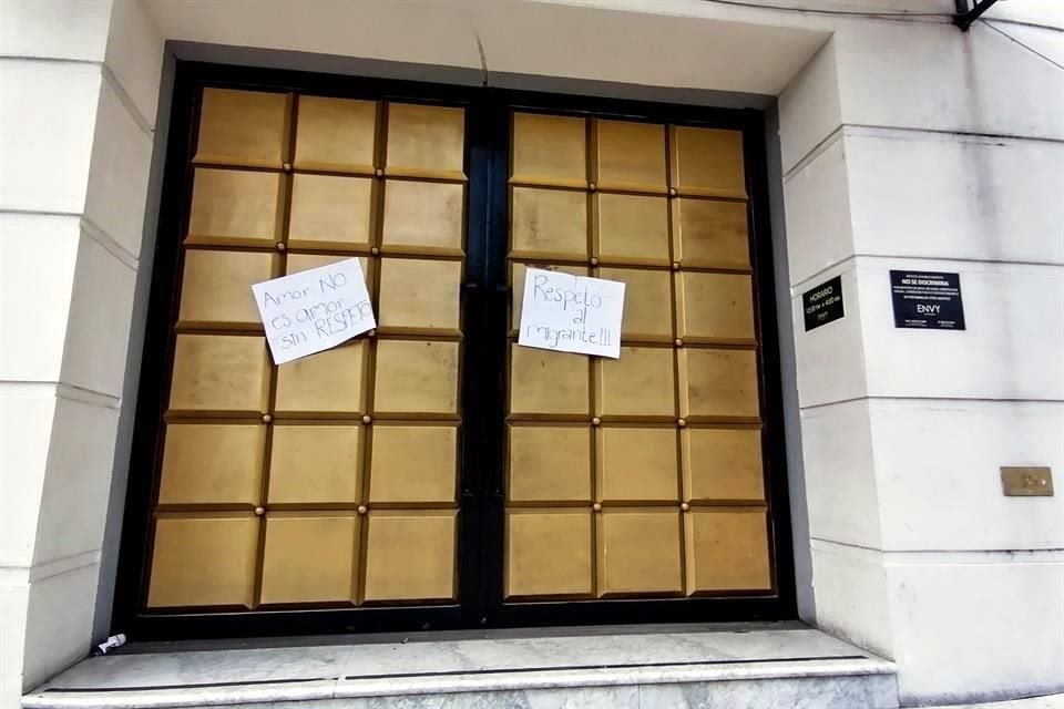 En el antro Envy, que es publicitado por 'Las Chiquirrucas', aparecieron mensajes contra el abuso sexual.