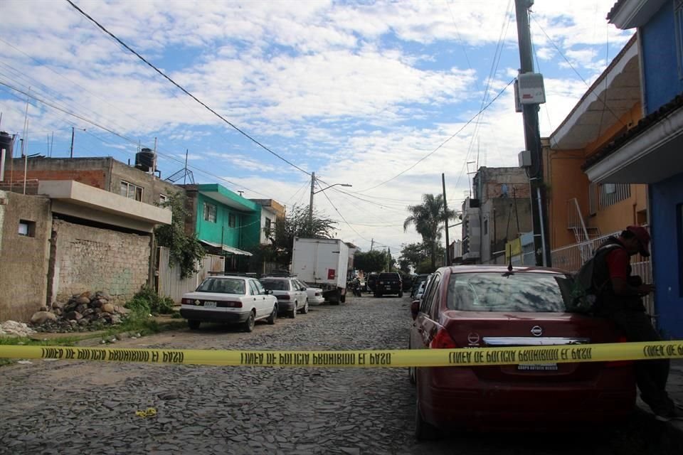 En la persecución, los presuntos delincuentes dañaron siete vehículos.
