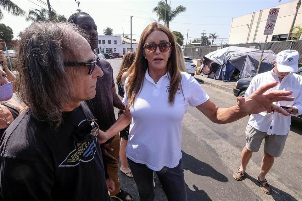 El ícono transgénero Caitlyn Jenner lanzó su nueva campaña con la que busca gobernar California.