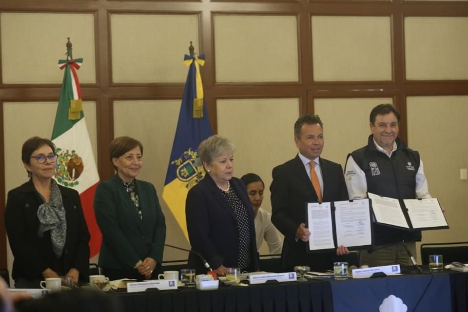 El Gobernador Pablo Lemus pidió apoyo a Semarnat para proteger el Cerro El Tajo, ubicado entre Tlajomulco y Zapopan, para declararlo ANP.