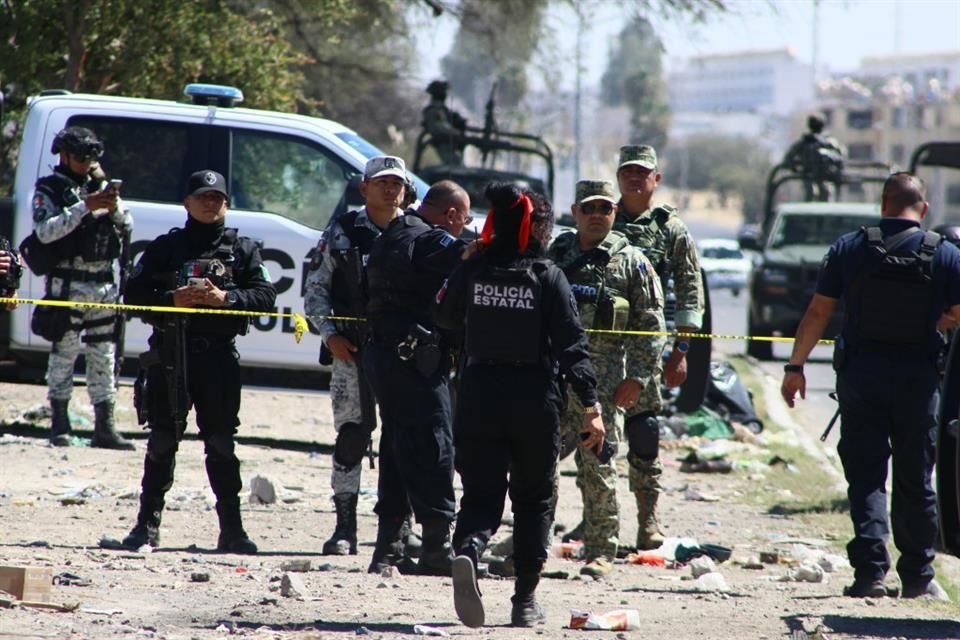 El cadáver de una persona fue localizado adentro de una maleta abandonada en calles del Fraccionamiento Lomas del Mirador, en Tlajomulco de Zúñiga.