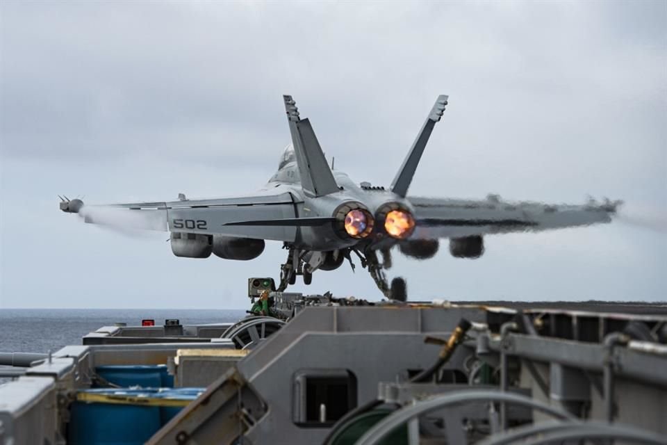 Un An E/A-18G sale de una base en el sur de China, el 12 de febrero del 2023.