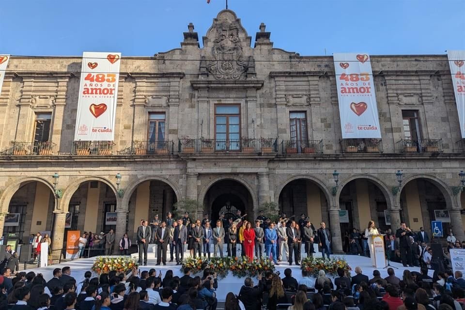 Autoridades se dieron cita en la Presidencia Municipal para celebrar el Aniversario 483 de Guadalajara.