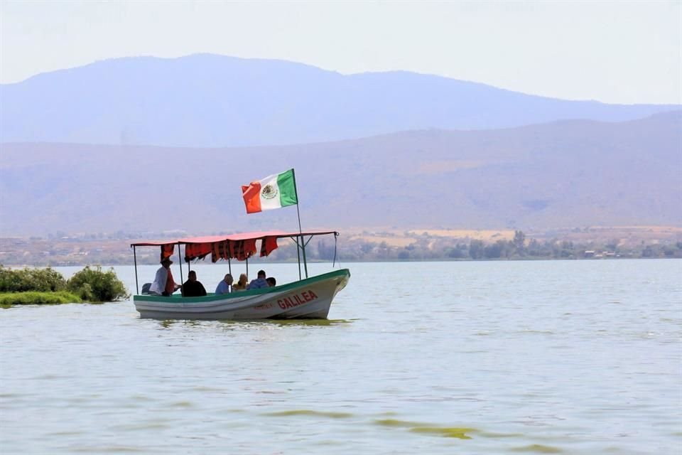 Un proyecto donde participarán los tres niveles de Gobierno, científicos y organizaciones internacionales se 'cocina' para sanear la Laguna de Cajititlán.