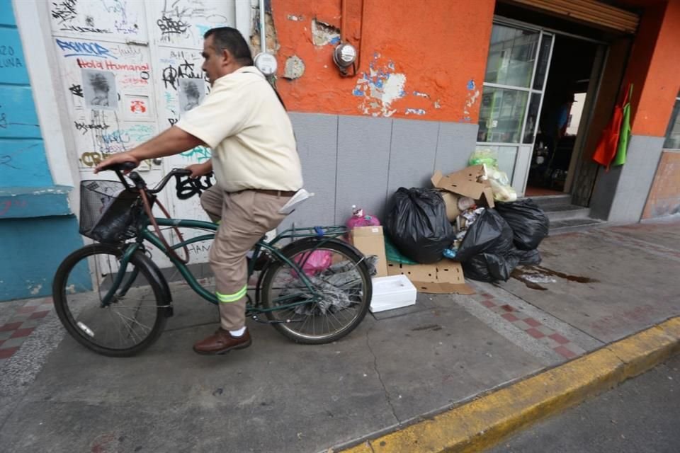 Las multas por incumplir está obligación quedaron establecidas en la Ley de Ingresos 2025 y van de los mil 715 a 2 mil 629 pesos.