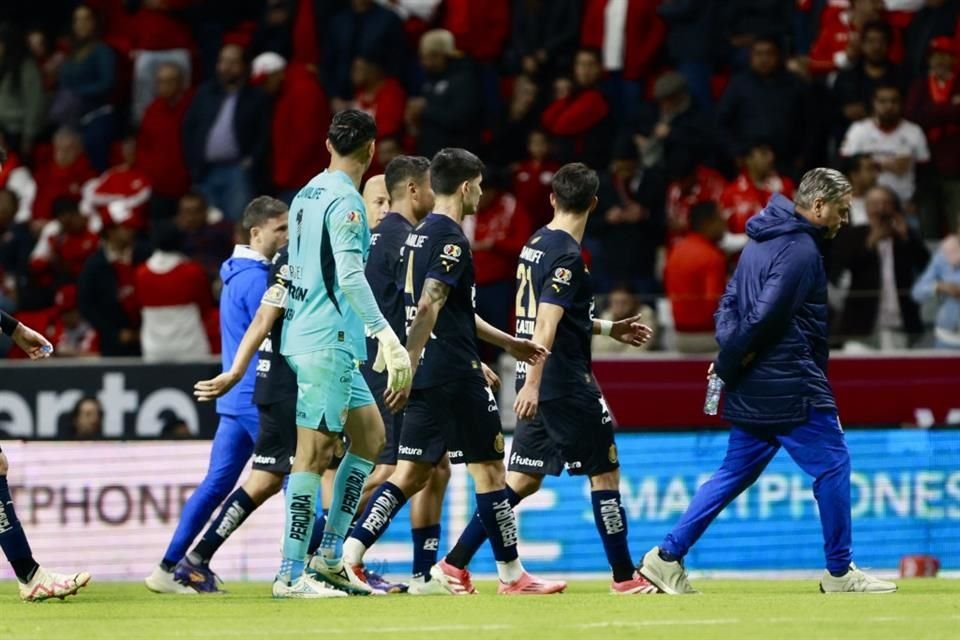 Chivas volvió a perder 2-1 en su visita a Toluca.