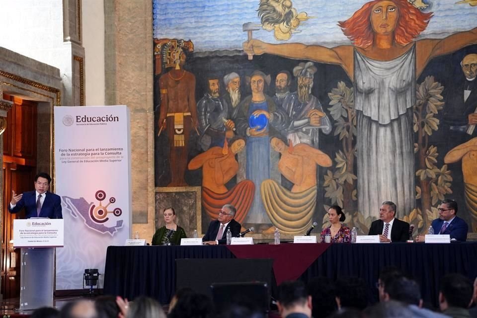 En la SEP dieron inicio los foros para una reforma  al bachillerato.