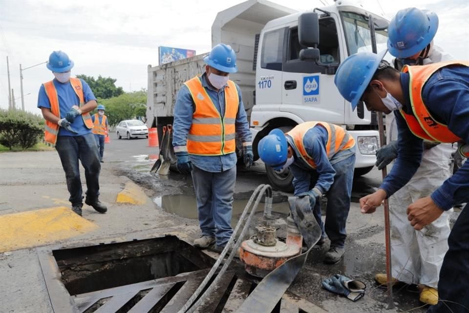 Siapa inició limpieza y desazolve de estructuras pluviales auxiliares en varios puntos de la ZMG, en preparación para el próximo temporal.