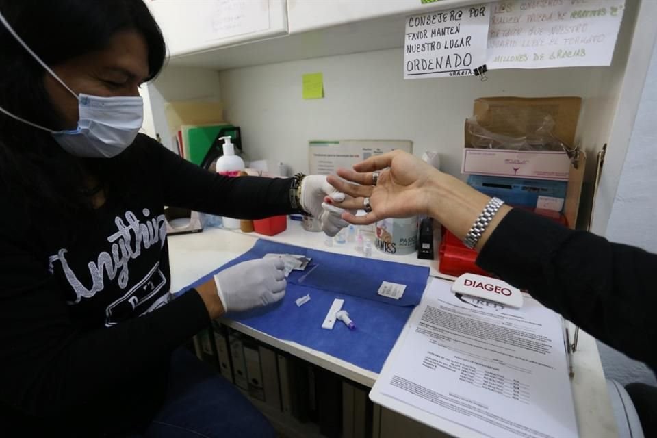 Especialistas de la Unidad de VIH del Hospital Civil de Guadalajara señalaron que se ha incrementado la sobrevida en pacientes que viven con este virus.
