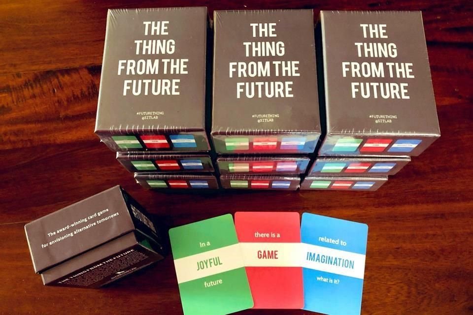 Juego de cartas creadas por el futurista Stuart Candy.