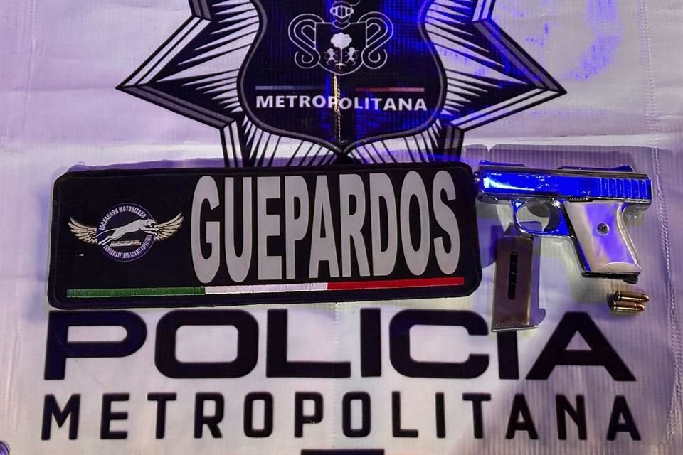 El menor de 17 años llevaba una pistola calibre .25, con dos cartuchos listos para ser usados.