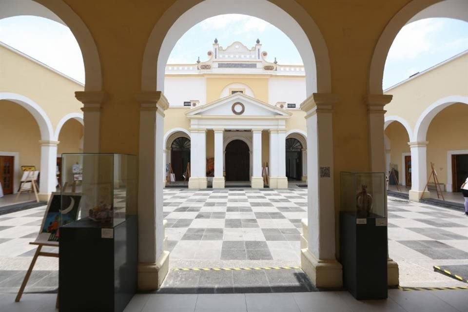 Una mujer policía que vigila el museo Pantaleón Panduro, en Tlaquepaque, extravió su arma la tarde de ayer.