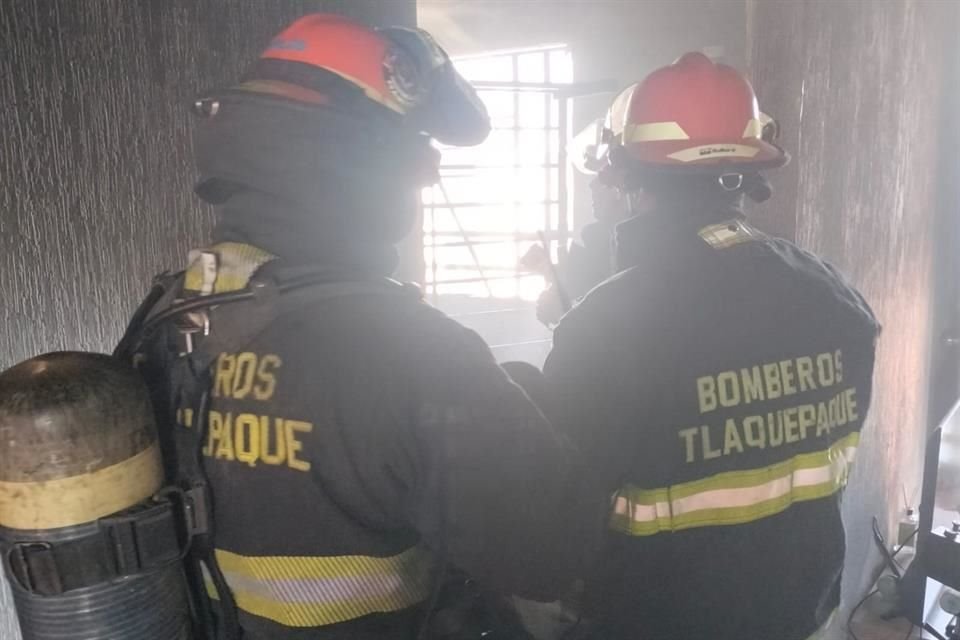 Un hombre fue detenido, luego de que le prendió fuego a su departamento para quemar a su esposa, a dos de sus hijos y a un hijastro, en Jardines de Toluquilla, en Tlaquepaque.