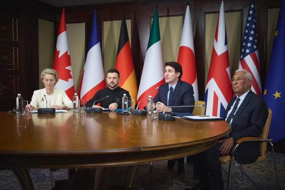 Il presidente Volodymyr Zelensky incontra Ursula von der Leyen, Justin Trudeau e Antonio Costa a Kiev.