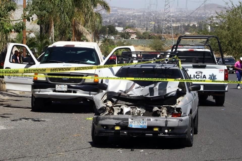 O motorista de um veículo colidiu com uma van estacionada e também atropelou uma mulher que morreu em Villas Terranova.