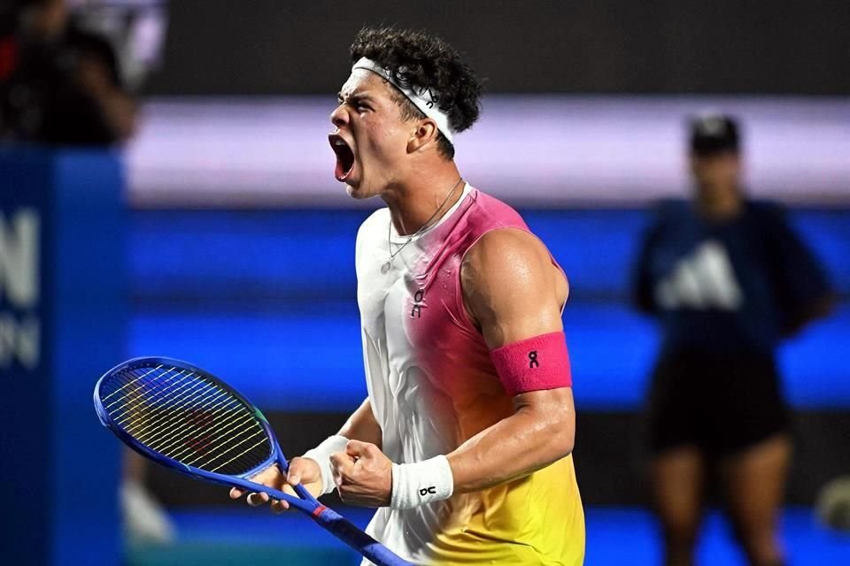 La promesa estadounidense Ben Shelton avanzó a la segunda ronda del Abierto Mexicano de Tenis con mucho sufrimiento.