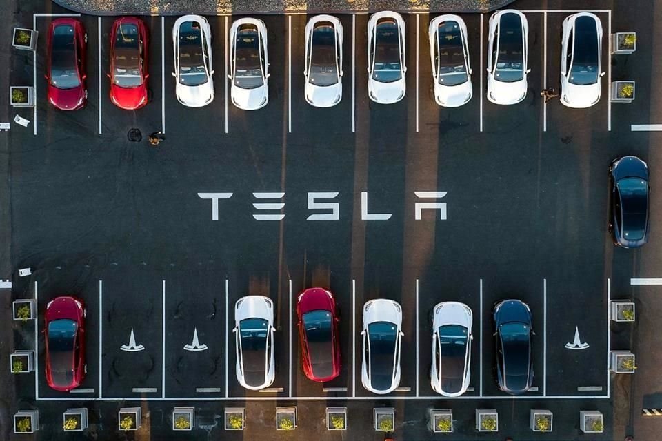 Las acciones de Tesla se han desplomado un 25 por ciento en lo que va del año.