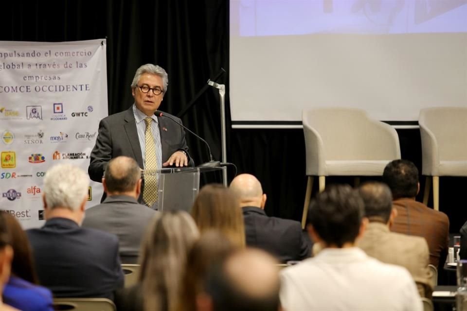 Miguel Ángel Landeros, Presidente de COMCE, durante el Foro 360 Integración aérea aduanal y terrestre.