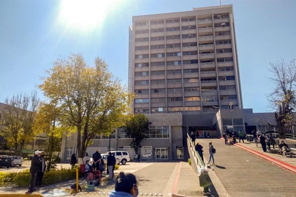 El Centro Médico se encuentra al 100 por ciento de su capacidad en camas generales destinadas a pacientes Covid-19.