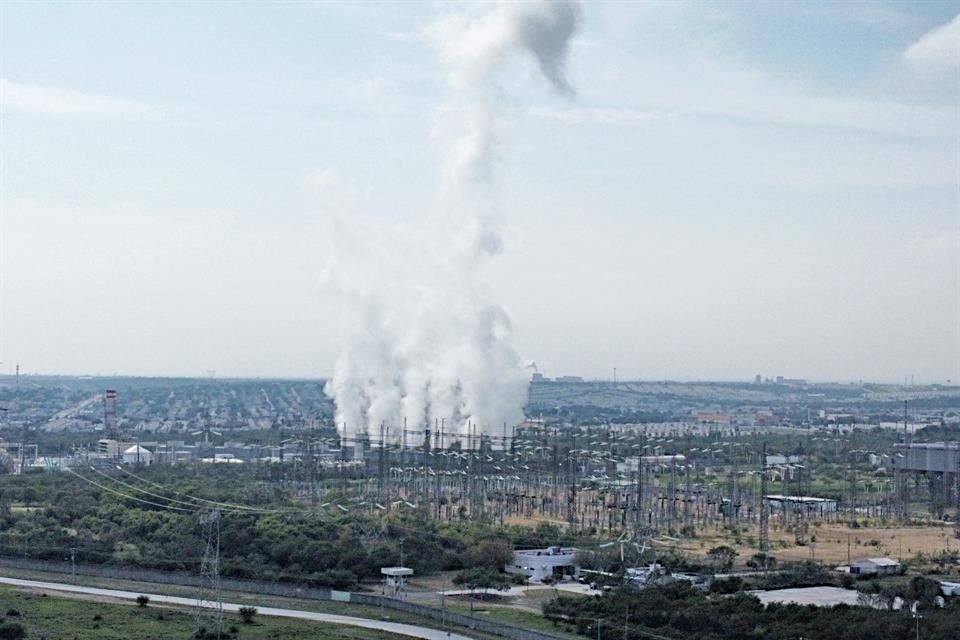 Uno de los principales efectos de estas plantas es la emisión de dióxido de carbono (CO2), un gas de efecto invernadero.