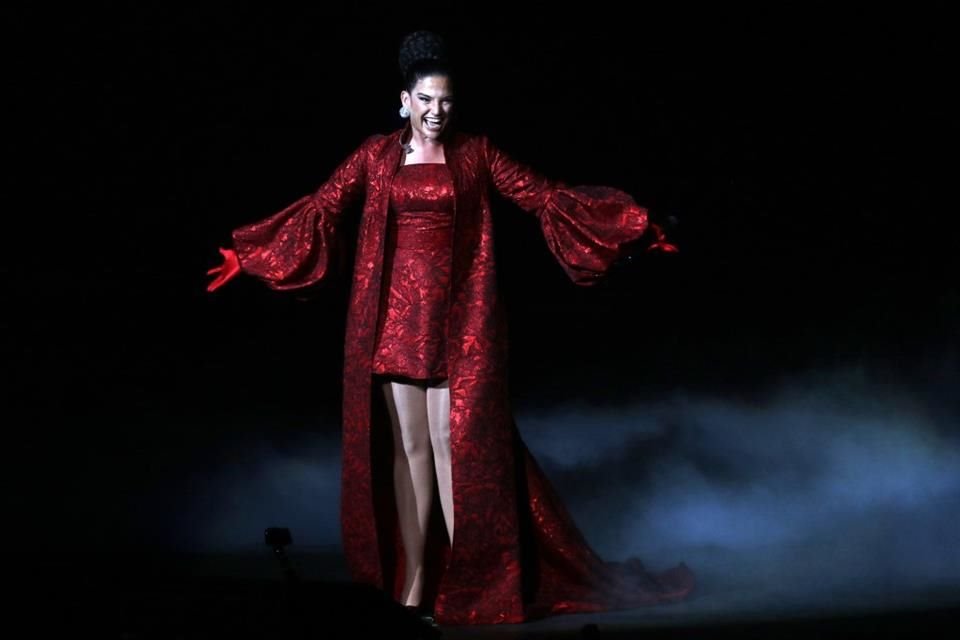 Natalia Jiménez en concierto en el Auditorio Telmex.