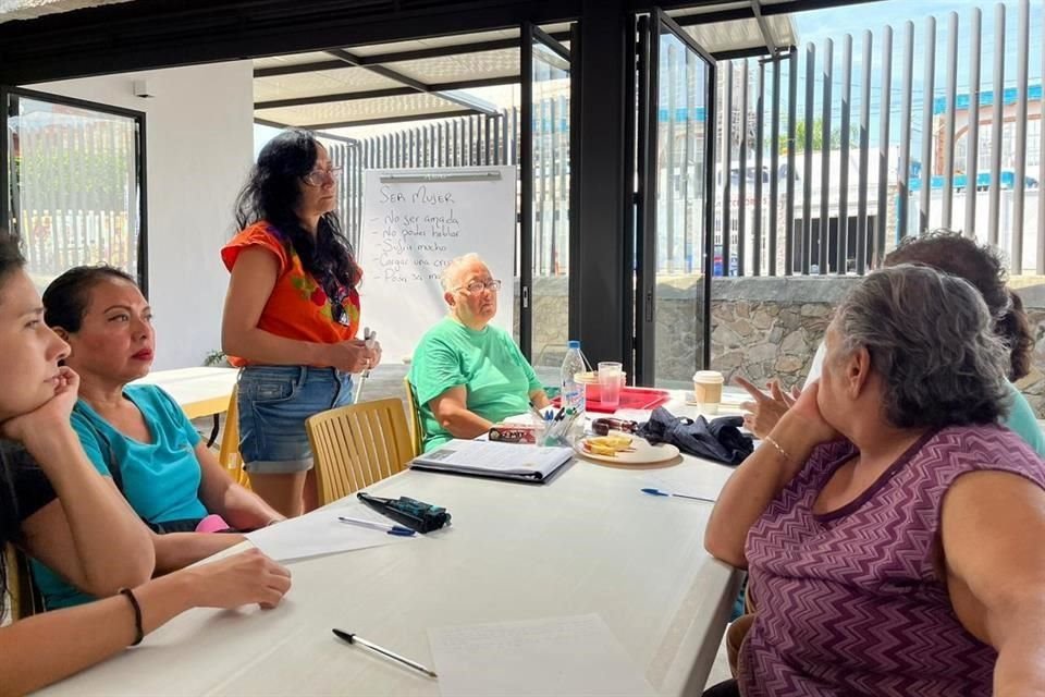Taller con mujeres en la colonia Rancho Nuevo.