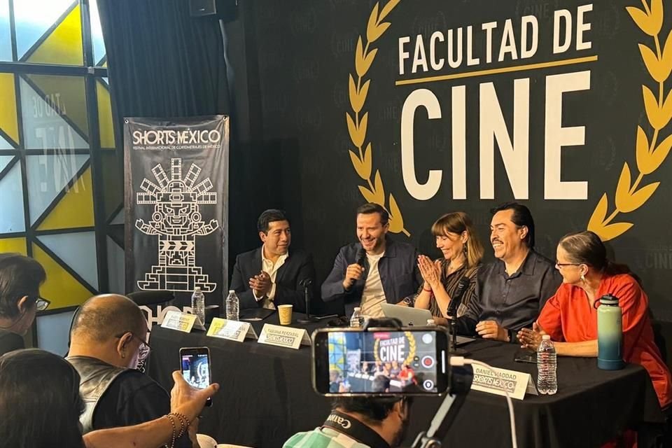 Shorts México celebra 20 años con cortometrajes nacionales e internacionales, 13 secciones en competencia y un rally.