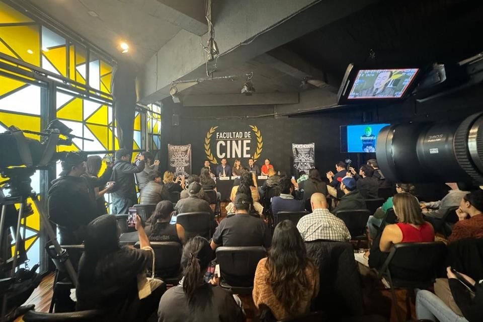 Shorts México celebra 20 años con cortometrajes nacionales e internacionales, 13 secciones en competencia y un rally.