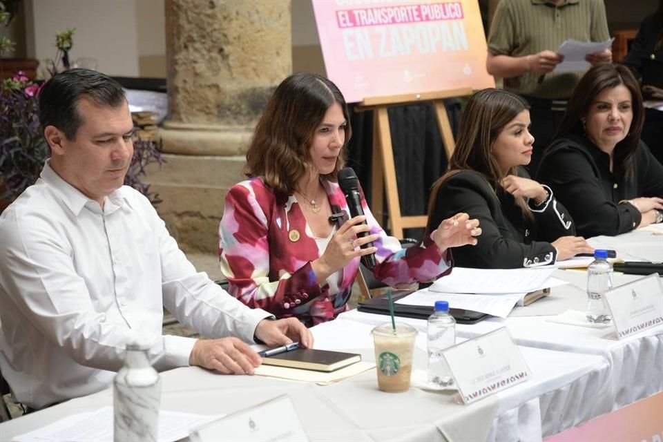 Diputadas de MC y Diego Monraz, secretario de Transporte, participaron en una mesa de trabajo en el Congreso local, sobre necesidades del transporte público en Zapopan