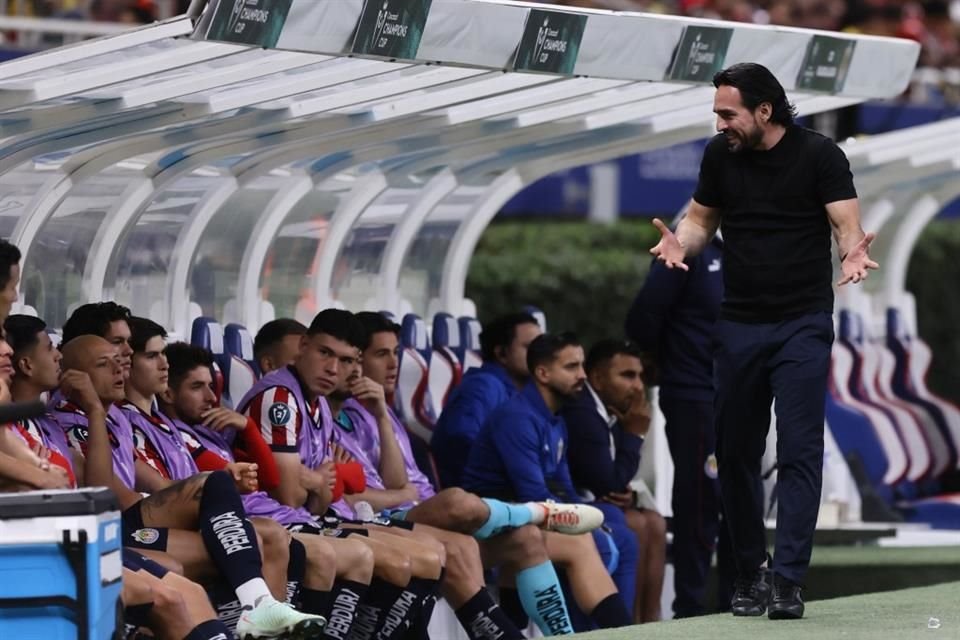 El DT de  Chivas fue autocrítico, sobre todo del primer tiempo.