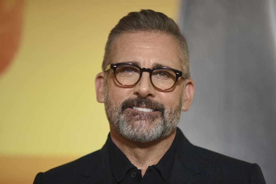 El actor Steve Carell pagará las entradas al baile de graduación para estudiantes afectados por los incendios en Los Ángeles.
