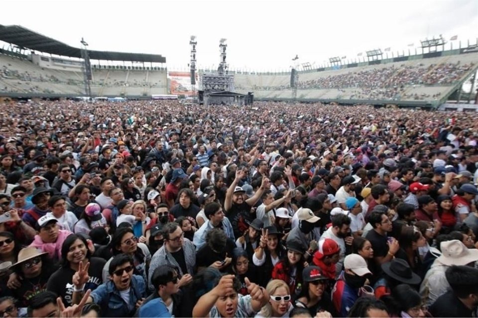 Festivales como Vive Latino están a la vuelta de la esquina, por ello, te dejamos estos tips para que disfrutes sin descuidar tu salud.