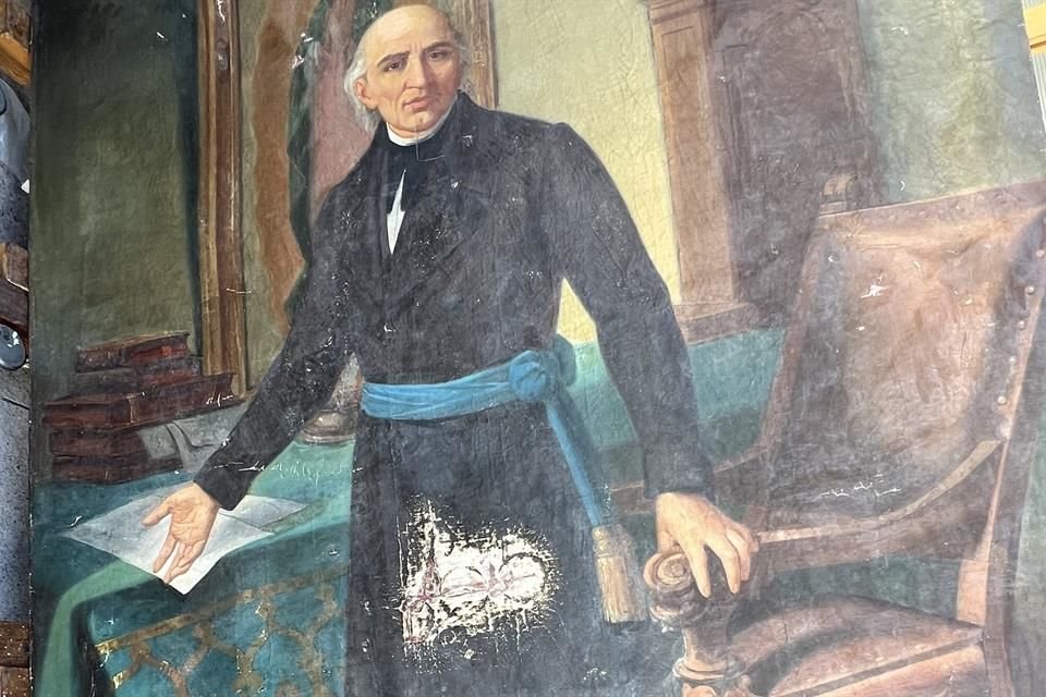 La Escuela de Conservación y Restauración de Occidente se encuentra en proceso de restauración de una pintura histórica de Miguel Hidalgo.