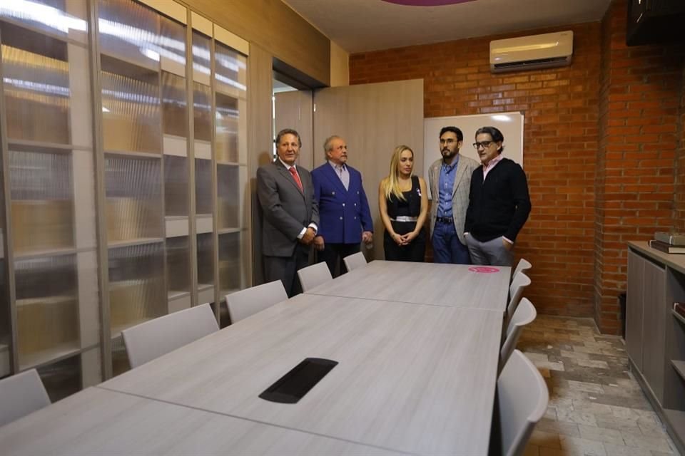 Reinauguran la biblioteca del Centro Cultural Las Águilas, en Zapopan, donde instalaron un espacio de coworking.