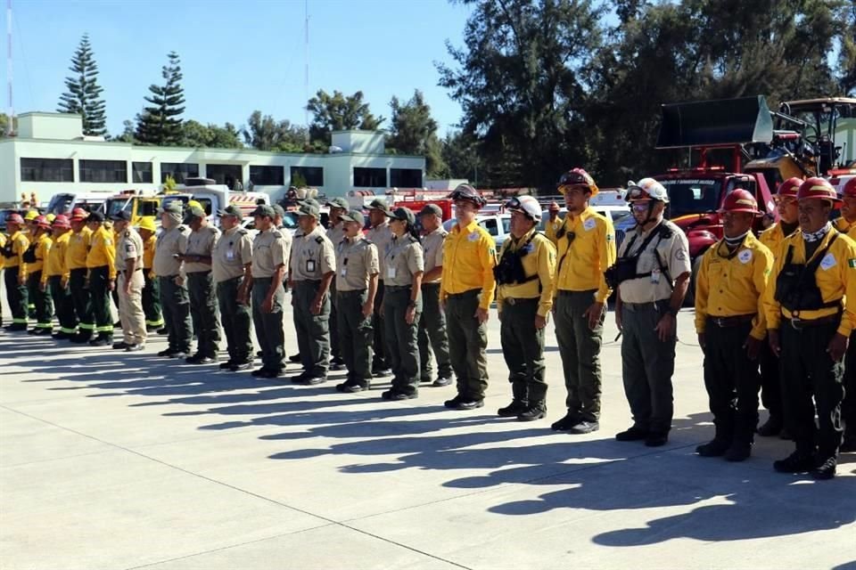 En la XV Zona Militar se dio pase de revista al personal que combatirá incendios en esta temporada de estiaje.