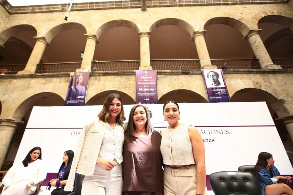 Charla por el 8M en el Congreso del Estado.