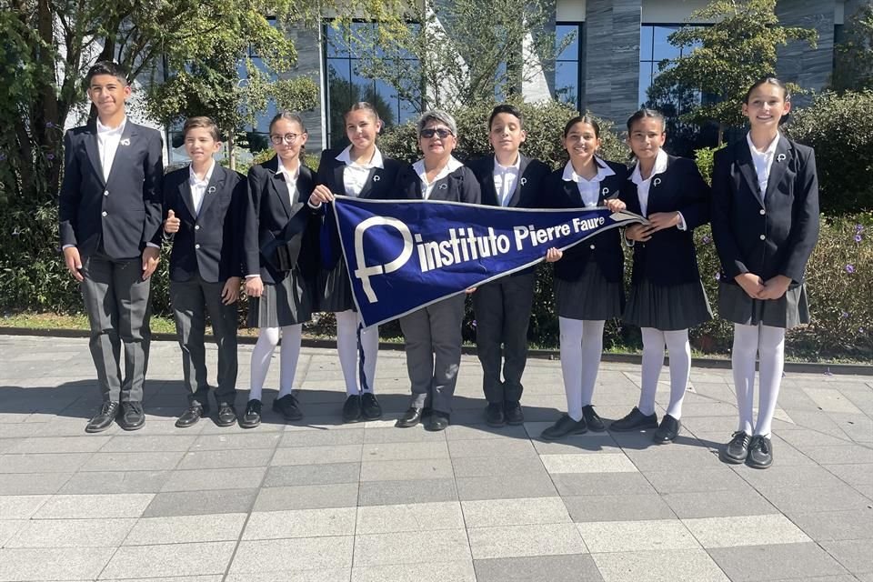 Alumnos de sexto de primaria del Instituto Pierre Faure, de Zapopan, obtuvieron primer lugar en concurso de escoltas a nivel zona y estatal.